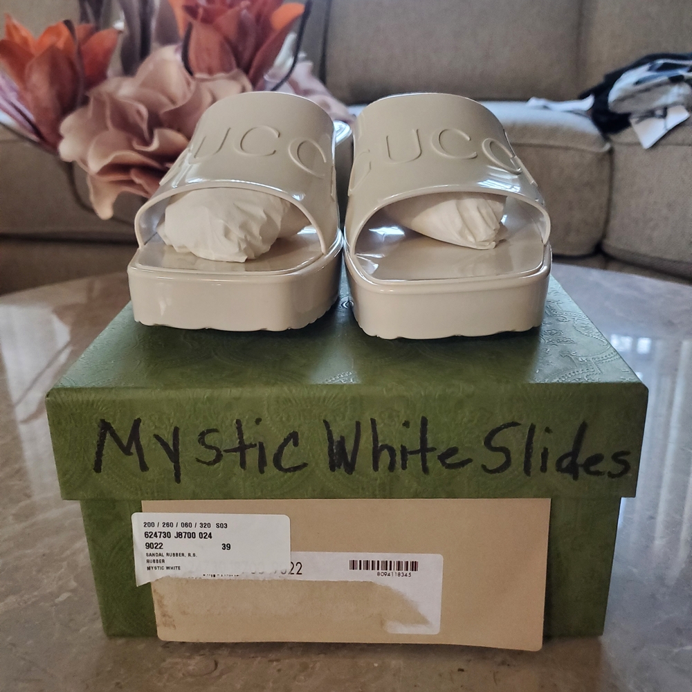 Gucci Cream Patent Platform Slide Mules - Picture 3 of 6